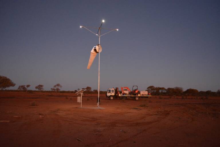 Illuminated Wind Direction Indicator Pole with 4 Way Cross Bar LED
